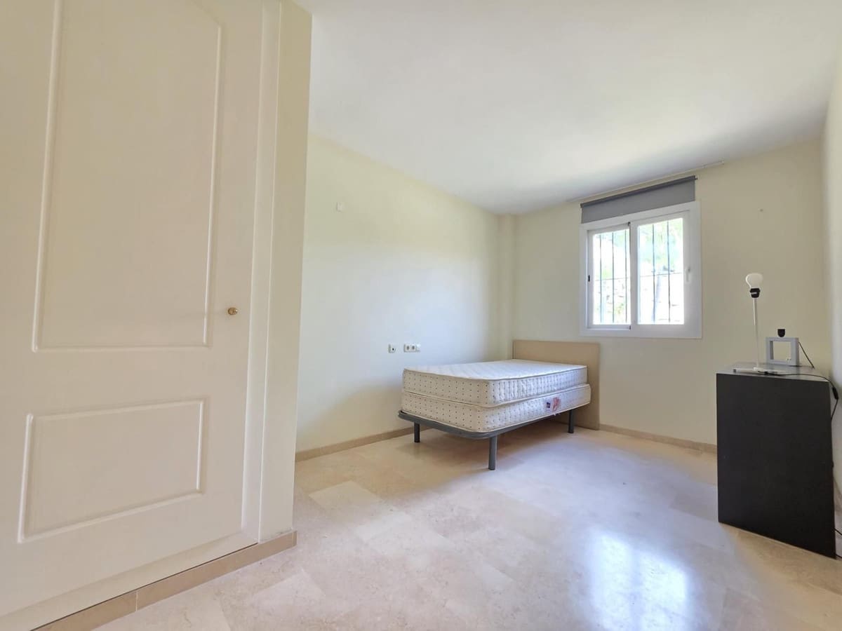 3 soverom Leilighet til salgs i Elviria med svømmebasseng garasje - € 499 000 (Ref: 9974039)