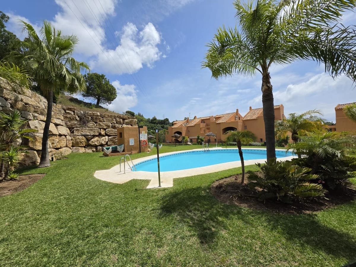 3 soverom Leilighet til salgs i Elviria med svømmebasseng garasje - € 499 000 (Ref: 9974039)