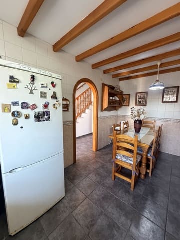3 bedroom Townhouse for sale in Estepona with garage - € 550,000 (Ref: 9974041)