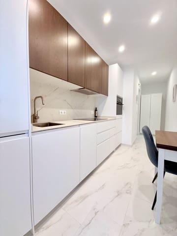 Apartamento de 2 habitaciones en Marbella en venta con piscina garaje - 529.000 € (Ref: 9974045)