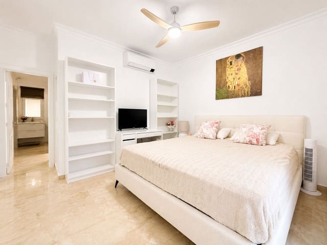 Apartamento de 2 habitaciones en Marbella en venta con piscina garaje - 529.000 € (Ref: 9974045)