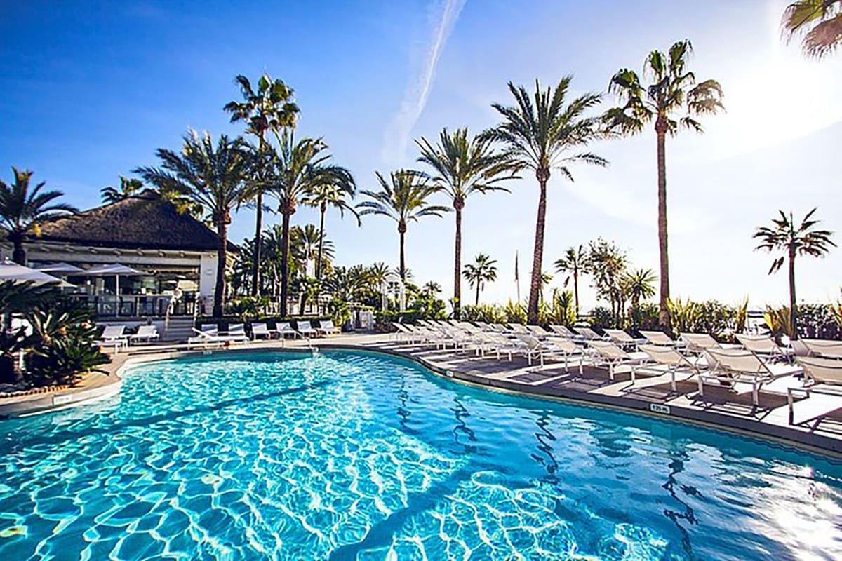 Apartamento de 2 habitaciones en Marbella en venta con piscina garaje - 529.000 € (Ref: 9974045)