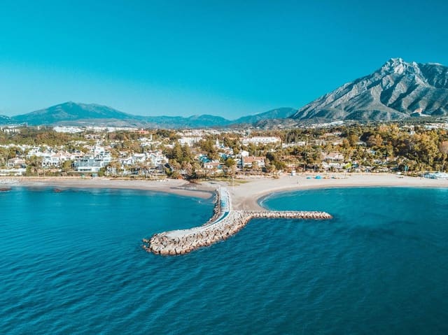 Apartamento de 2 habitaciones en Marbella en venta con piscina garaje - 529.000 € (Ref: 9974045)