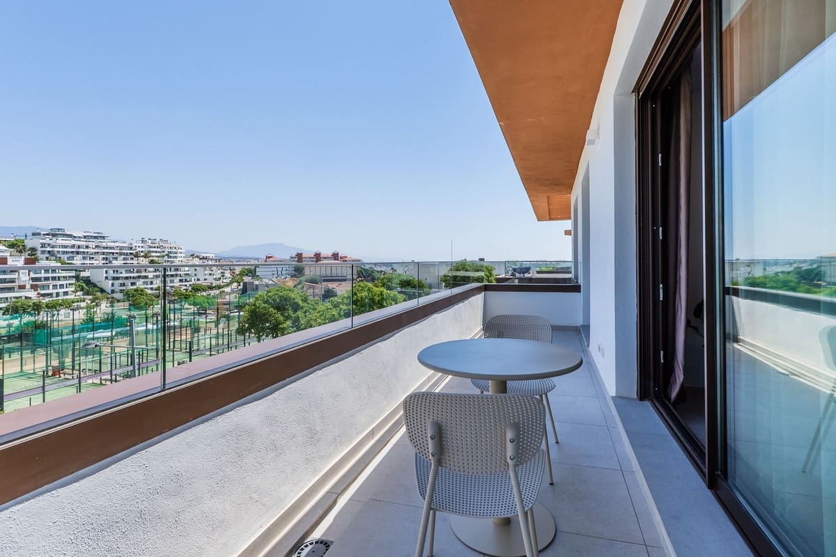 2 sovrum Lägenhet till salu i Estepona med pool garage - 549 000 € (Ref: 9974046)