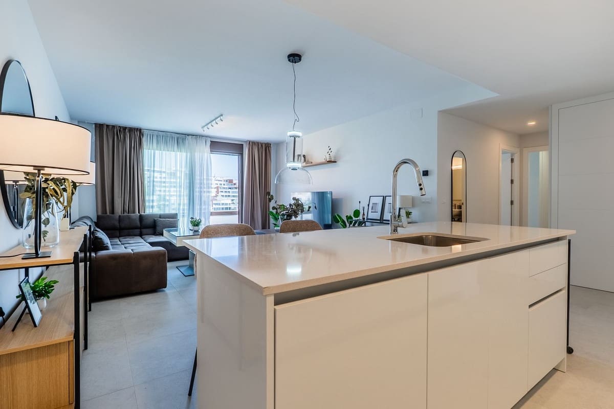 2 sovrum Lägenhet till salu i Estepona med pool garage - 549 000 € (Ref: 9974046)