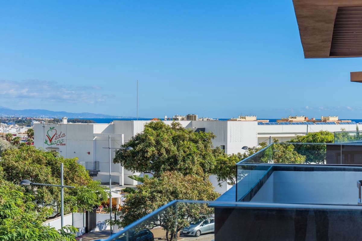 2 sovrum Lägenhet till salu i Estepona med pool garage - 549 000 € (Ref: 9974046)