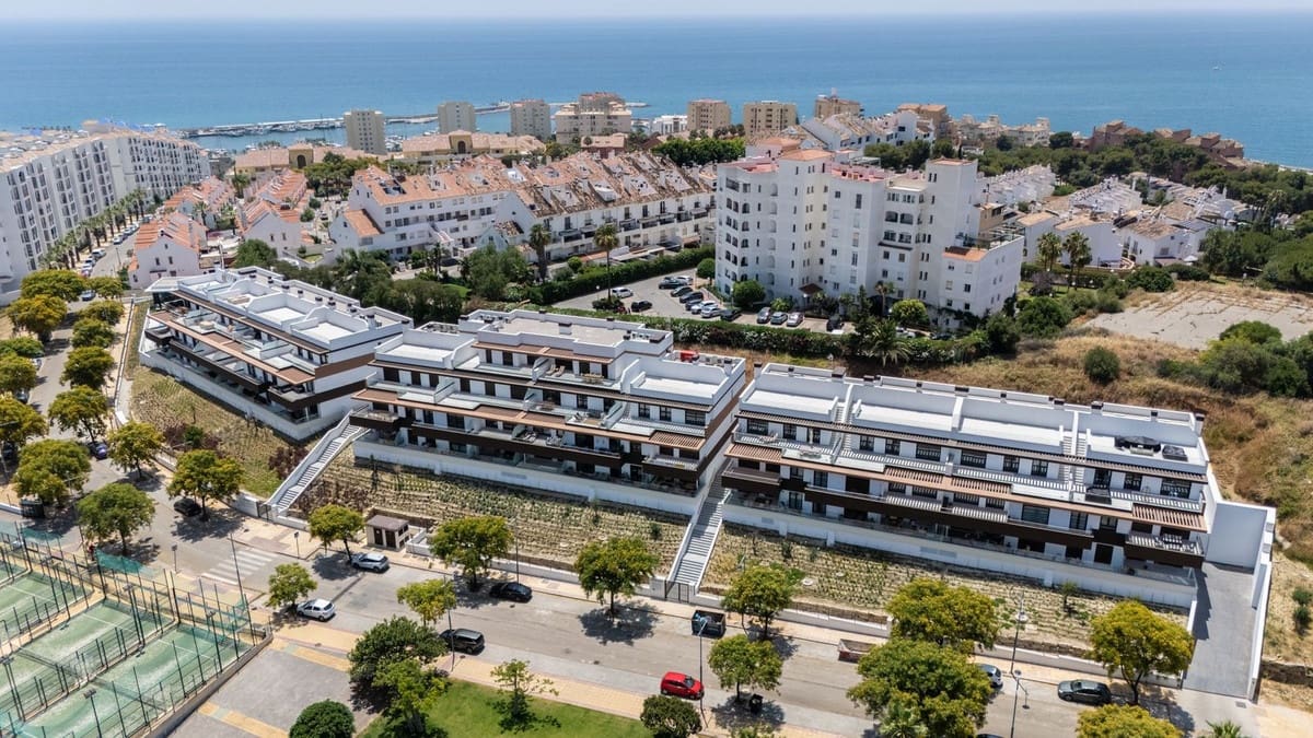 2 sovrum Lägenhet till salu i Estepona med pool garage - 549 000 € (Ref: 9974046)