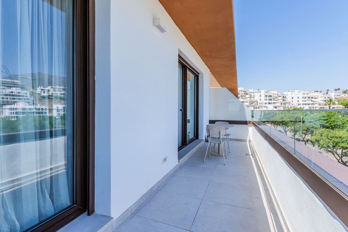 2 sovrum Lägenhet till salu i Estepona med pool garage - 549 000 € (Ref: 9974046)
