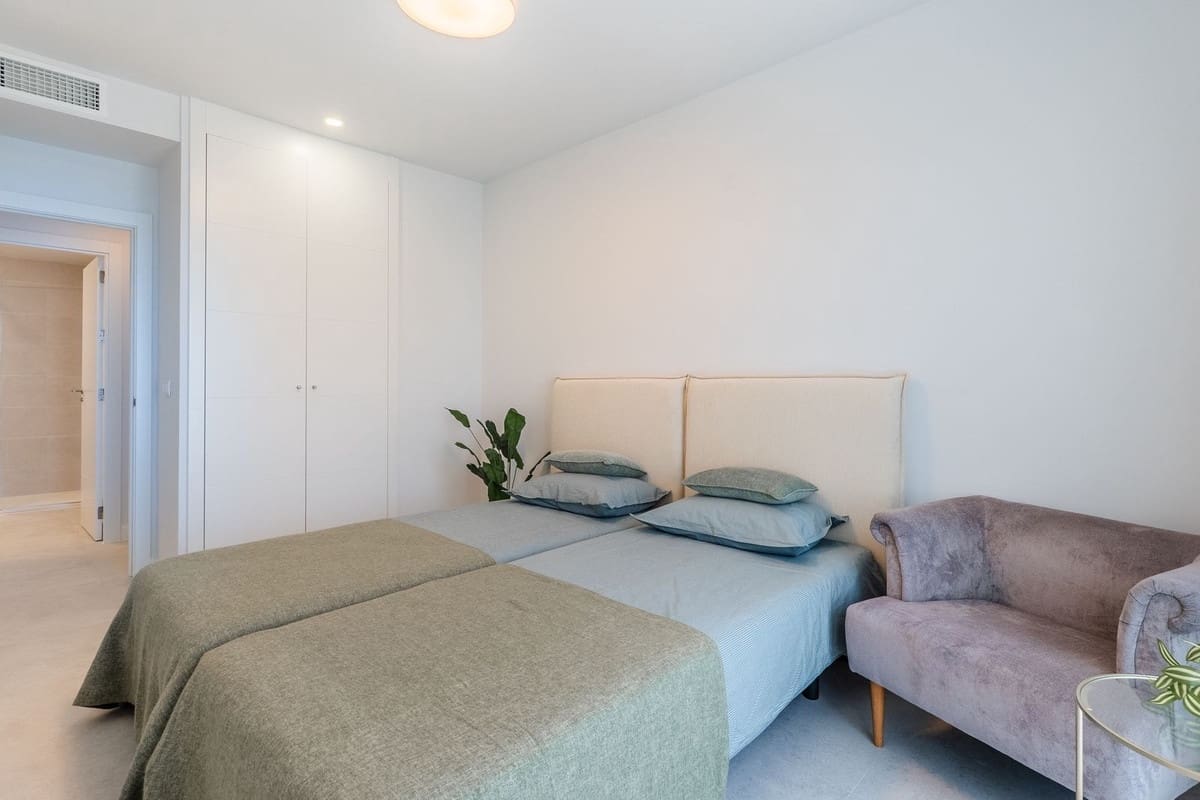 2 sovrum Lägenhet till salu i Estepona med pool garage - 549 000 € (Ref: 9974046)