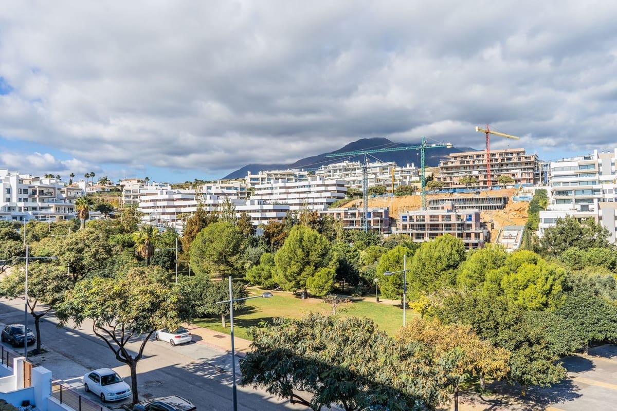 2 sovrum Lägenhet till salu i Estepona med pool garage - 549 000 € (Ref: 9974046)