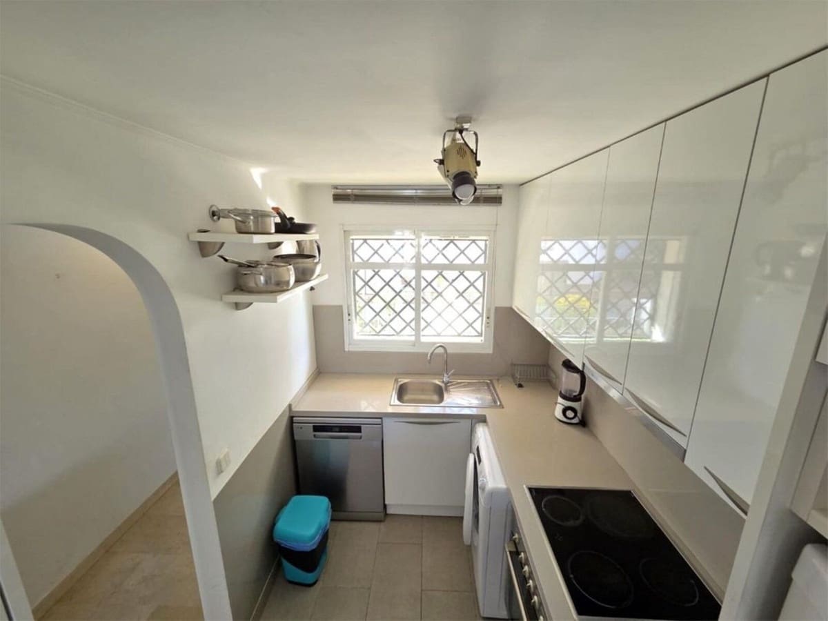 Apartamento de 2 habitaciones en Nueva Andalucia en venta con piscina - 500.000 € (Ref: 9974049)