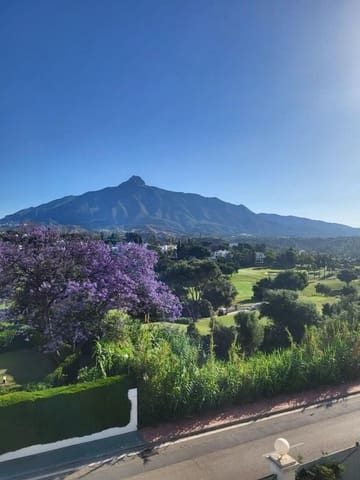 Apartamento de 2 habitaciones en Nueva Andalucia, Marbella en venta con piscina - 500.000 € (Ref: 9974049)
