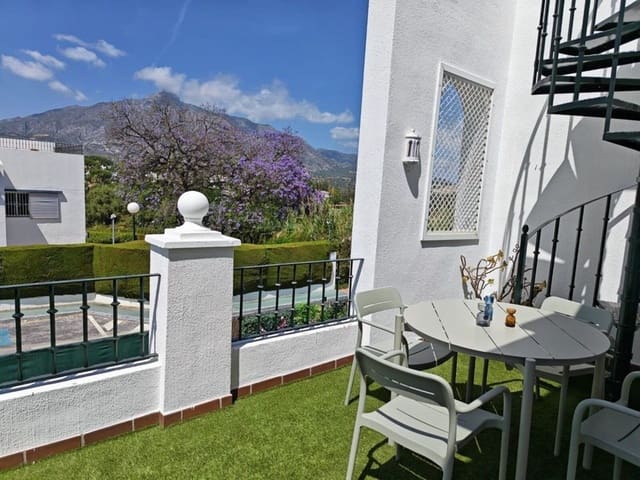 Apartamento de 2 habitaciones en Nueva Andalucia, Marbella en venta con piscina - 500.000 € (Ref: 9974049)