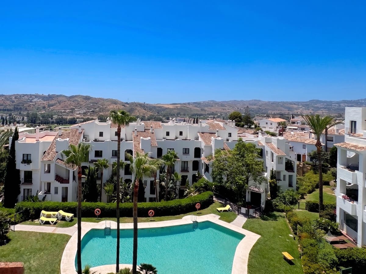 4 soveværelse Lejlighed til salg i Mijas Golf med swimmingpool - € 495.000 (Ref: 9974051)
