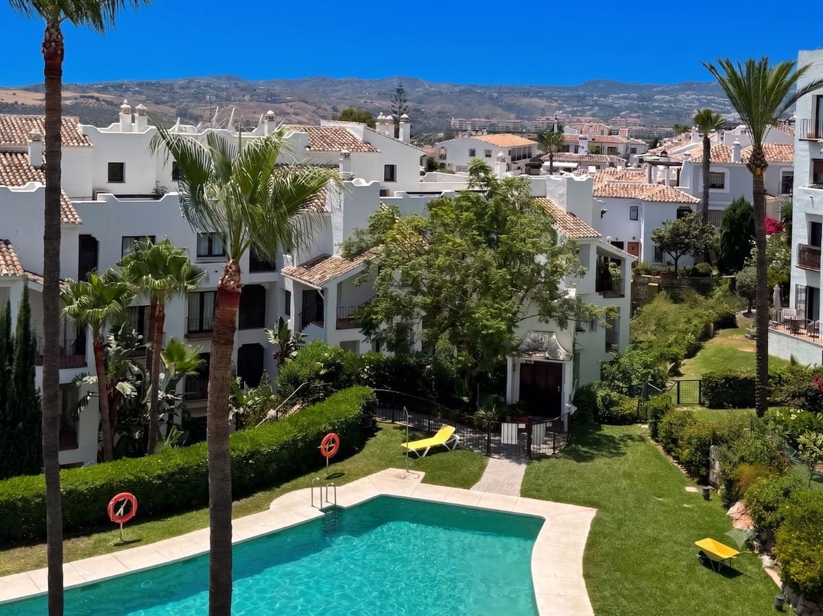 4 soveværelse Lejlighed til salg i Mijas Golf med swimmingpool - € 495.000 (Ref: 9974051)