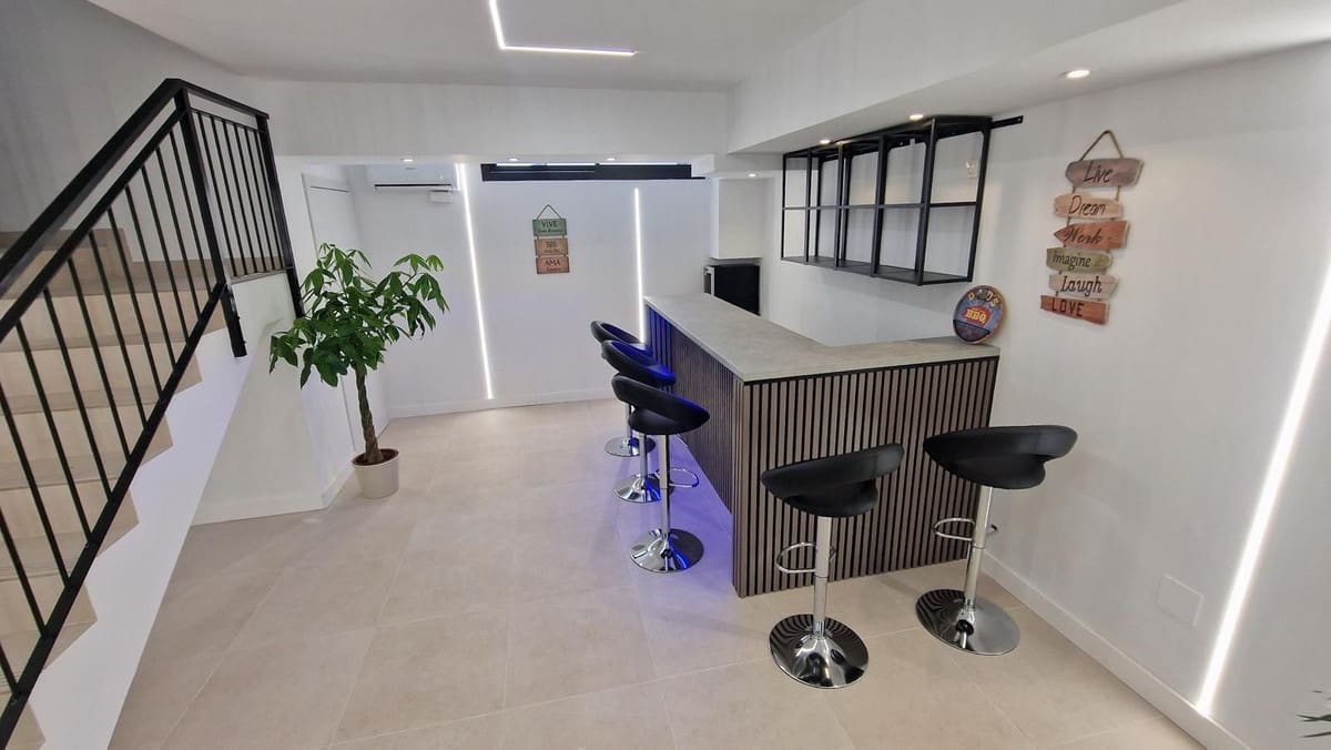 3 bedroom Townhouse for sale in Alhaurin de la Torre with pool garage - € 547,000 (Ref: 9974054)