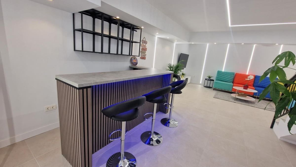 3 bedroom Townhouse for sale in Alhaurin de la Torre with pool garage - € 547,000 (Ref: 9974054)