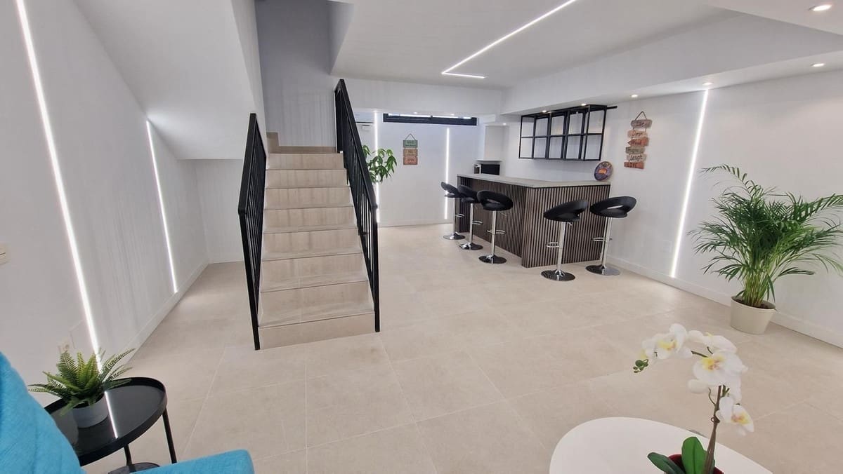3 bedroom Townhouse for sale in Alhaurin de la Torre with pool garage - € 547,000 (Ref: 9974054)