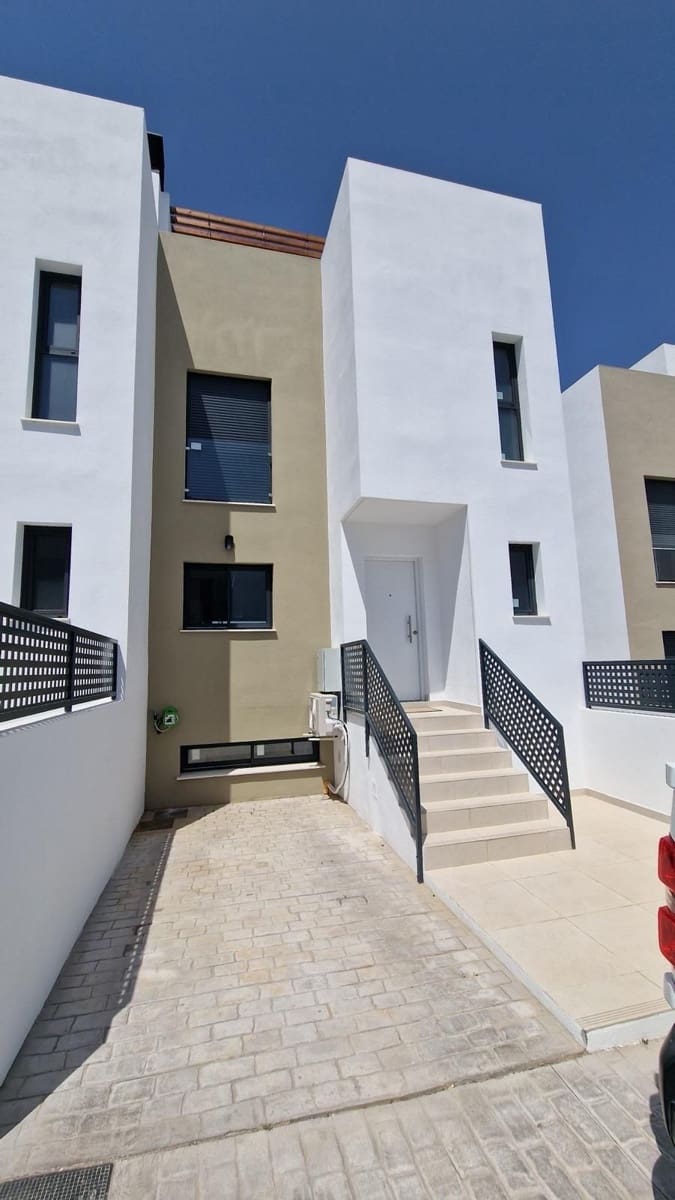 3 bedroom Townhouse for sale in Alhaurin de la Torre with pool garage - € 547,000 (Ref: 9974054)
