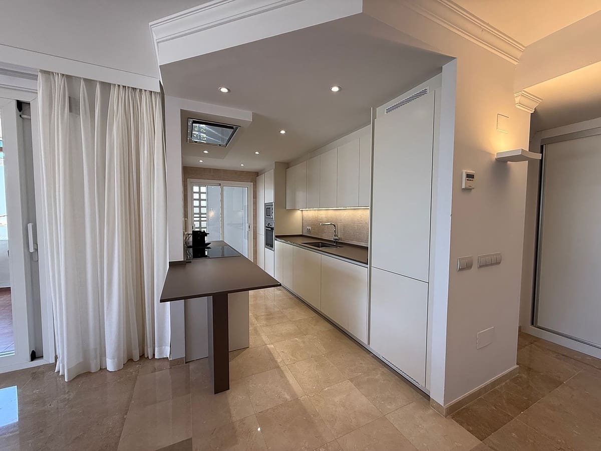3 soverom Leilighet til salgs i La Mairena med svømmebasseng garasje - € 499 000 (Ref: 9974055)