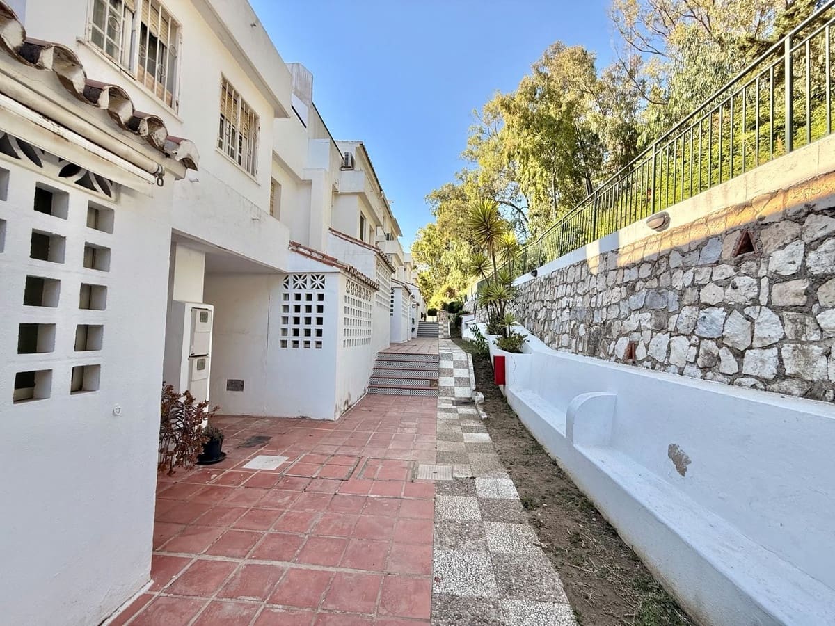 3 bedroom Townhouse for sale in Mijas Costa with pool garage - € 559,000 (Ref: 9974059)