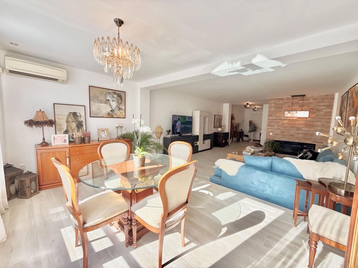 3 bedroom Townhouse for sale in Mijas Costa with pool garage - € 559,000 (Ref: 9974059)