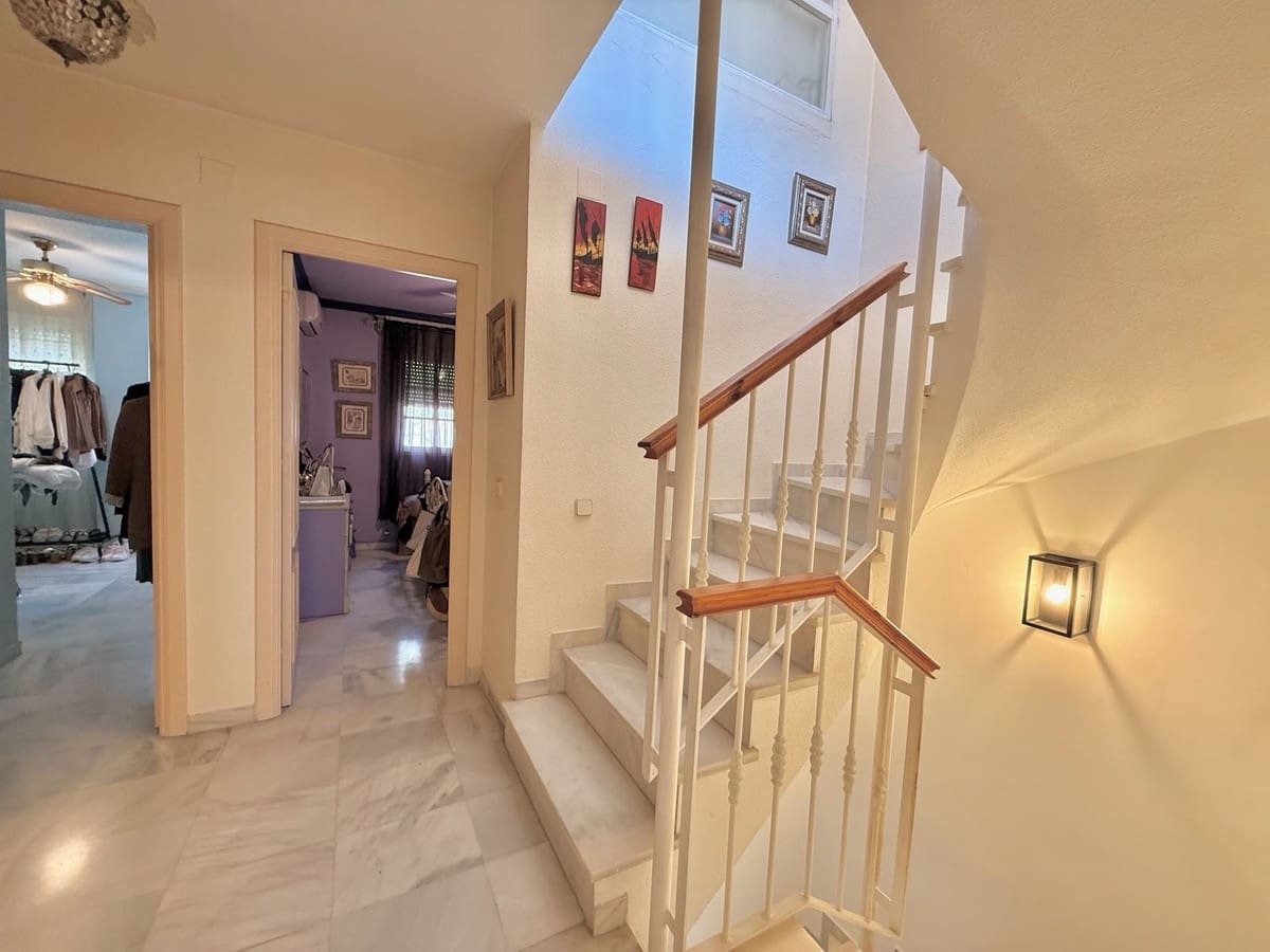 3 bedroom Townhouse for sale in Mijas Costa with pool garage - € 559,000 (Ref: 9974059)
