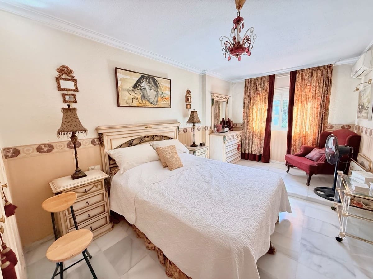 3 bedroom Townhouse for sale in Mijas Costa with pool garage - € 559,000 (Ref: 9974059)