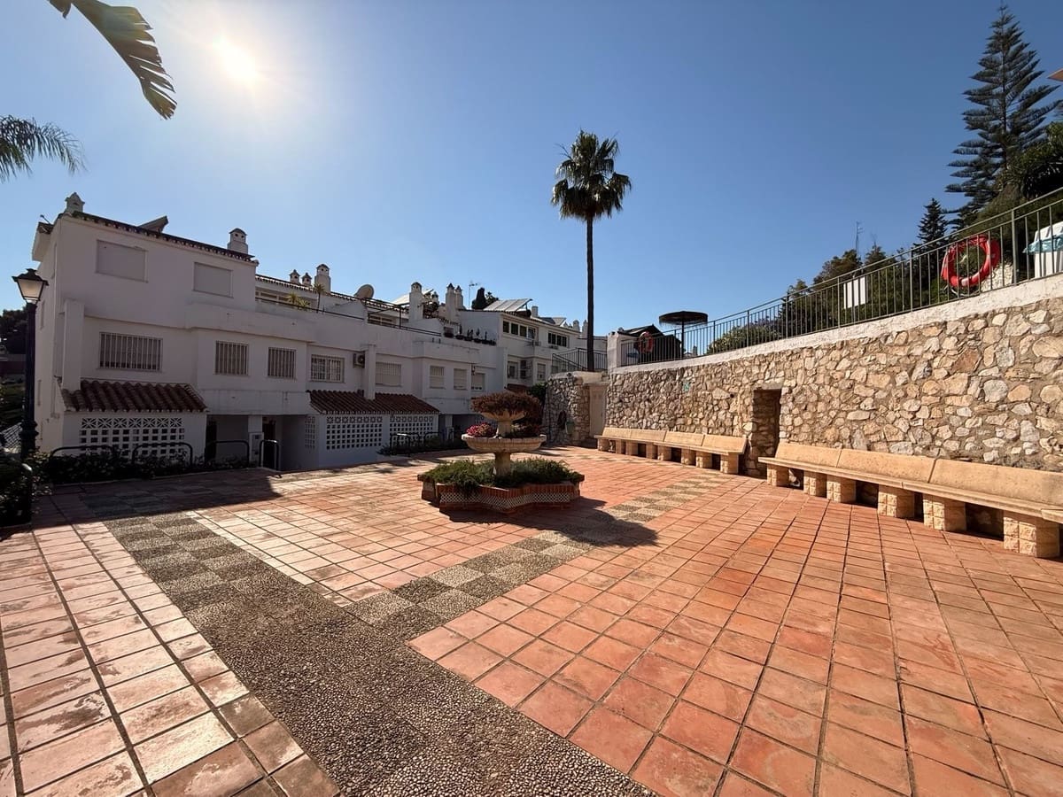 3 bedroom Townhouse for sale in Mijas Costa with pool garage - € 559,000 (Ref: 9974059)