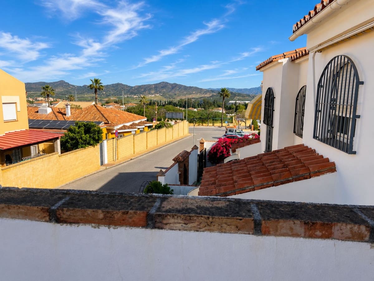 Casa de 3 habitaciones en Alhaurín de la Torre en venta con piscina garaje - 500.000 € (Ref: 9974060)