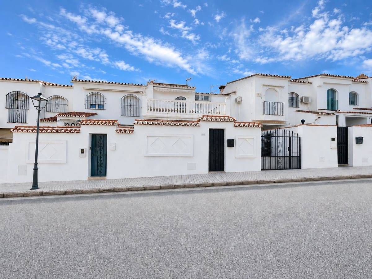 Casa de 3 habitaciones en Alhaurín de la Torre en venta con piscina garaje - 500.000 € (Ref: 9974060)