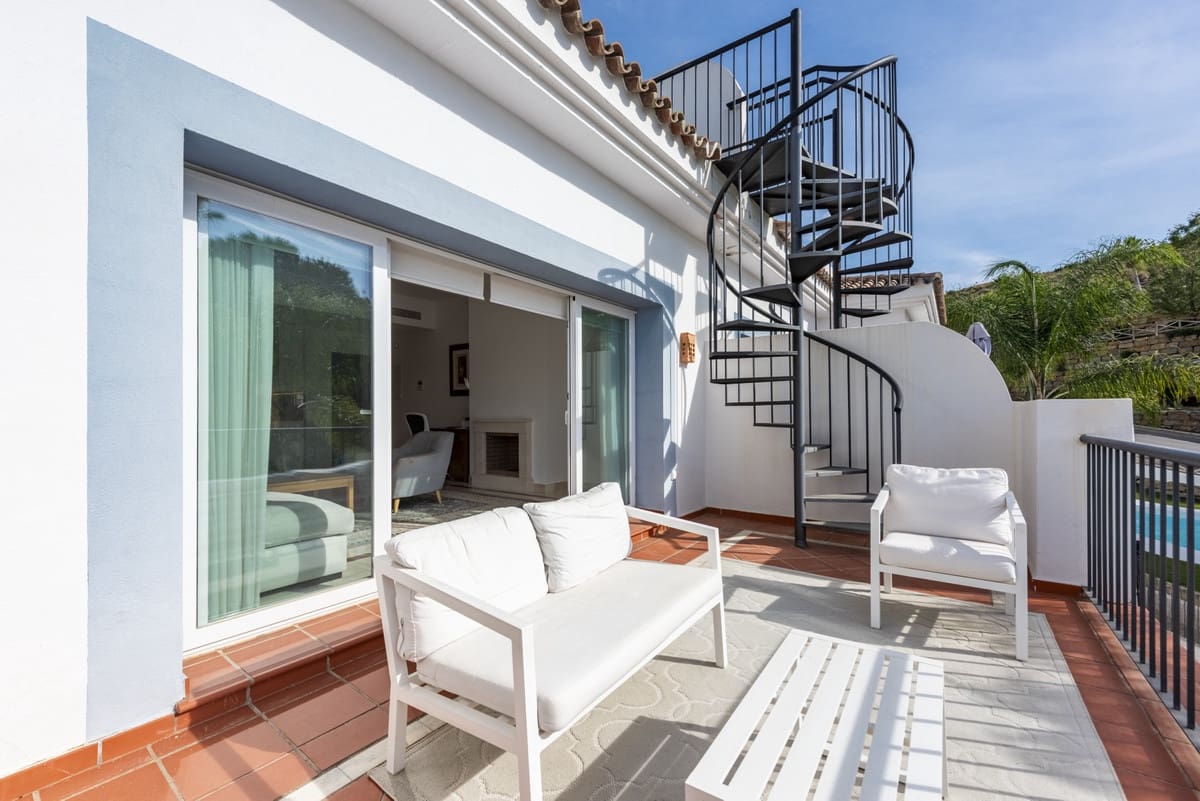 2 slaapkamer Appartement te koop in Benahavis met zwembad - € 549.000 (Ref: 9974061)
