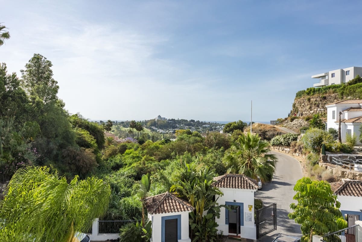 2 slaapkamer Appartement te koop in Benahavis met zwembad - € 549.000 (Ref: 9974061)