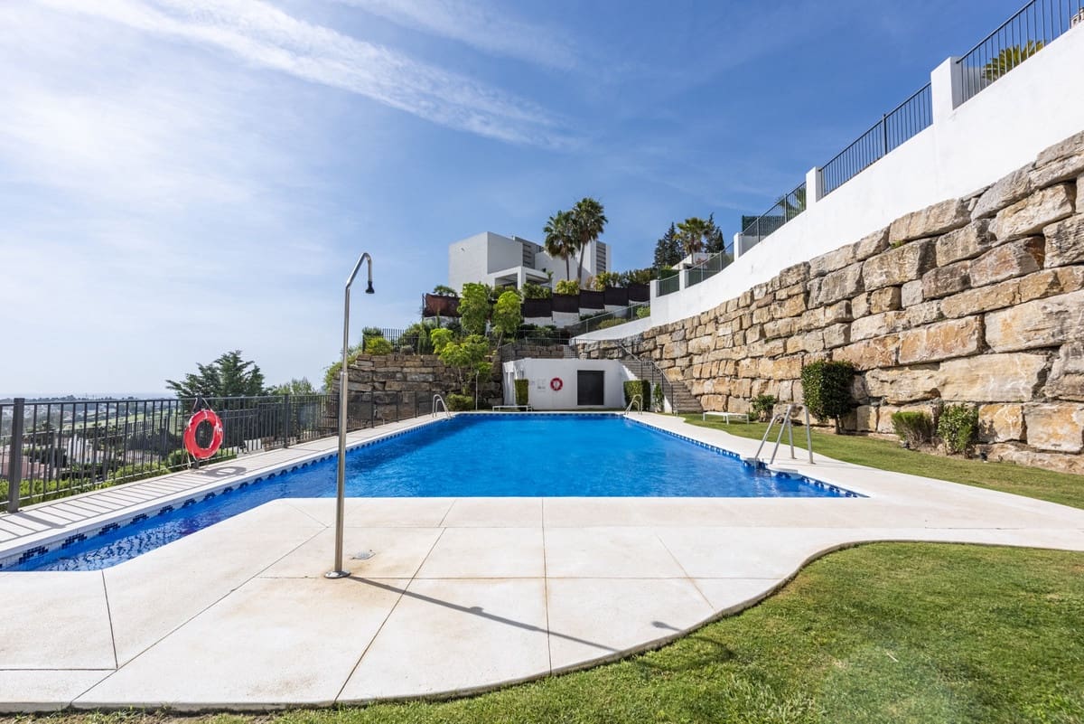 2 slaapkamer Appartement te koop in Benahavis met zwembad - € 549.000 (Ref: 9974061)