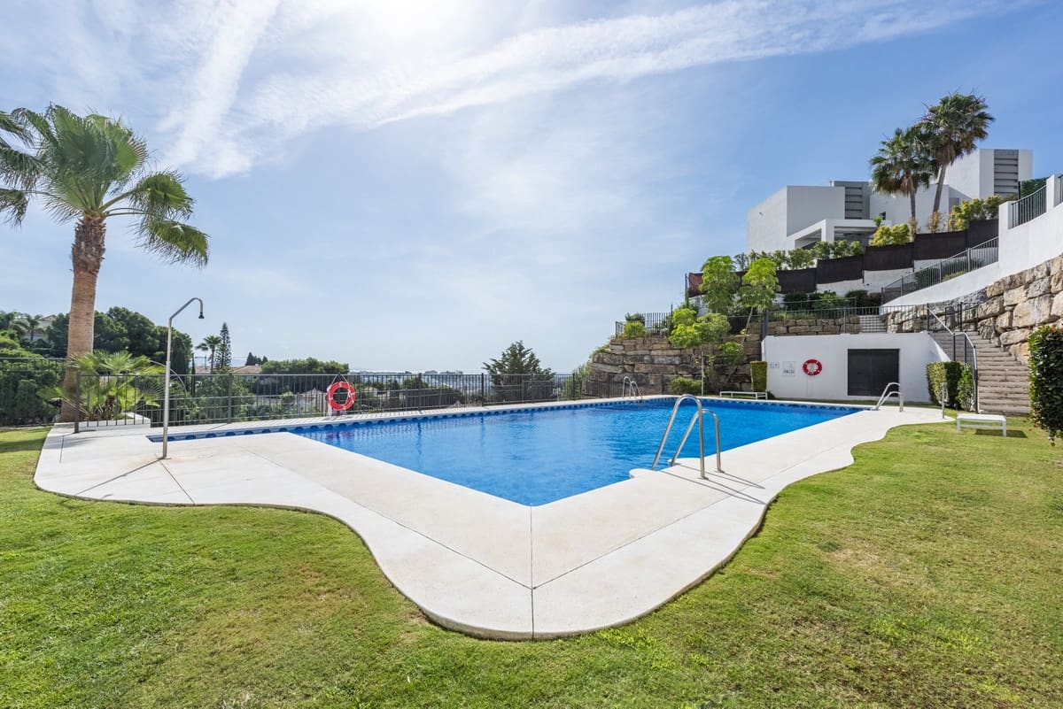 2 slaapkamer Appartement te koop in Benahavis met zwembad - € 549.000 (Ref: 9974061)