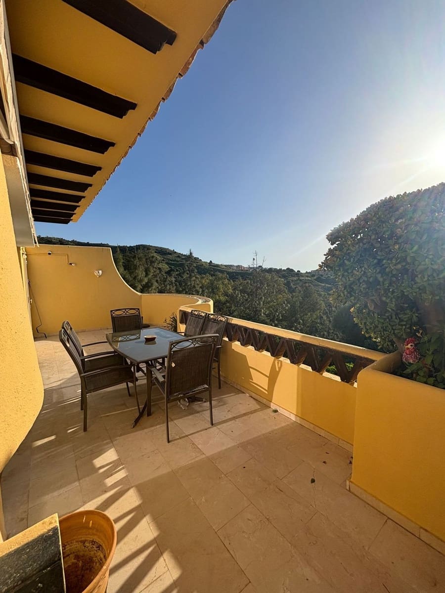 3 bedroom Townhouse for sale in Calahonda with pool - € 568,000 (Ref: 9974062)