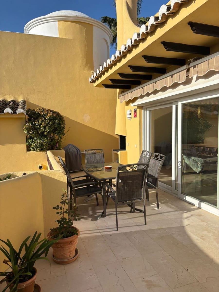 3 bedroom Townhouse for sale in Calahonda with pool - € 568,000 (Ref: 9974062)