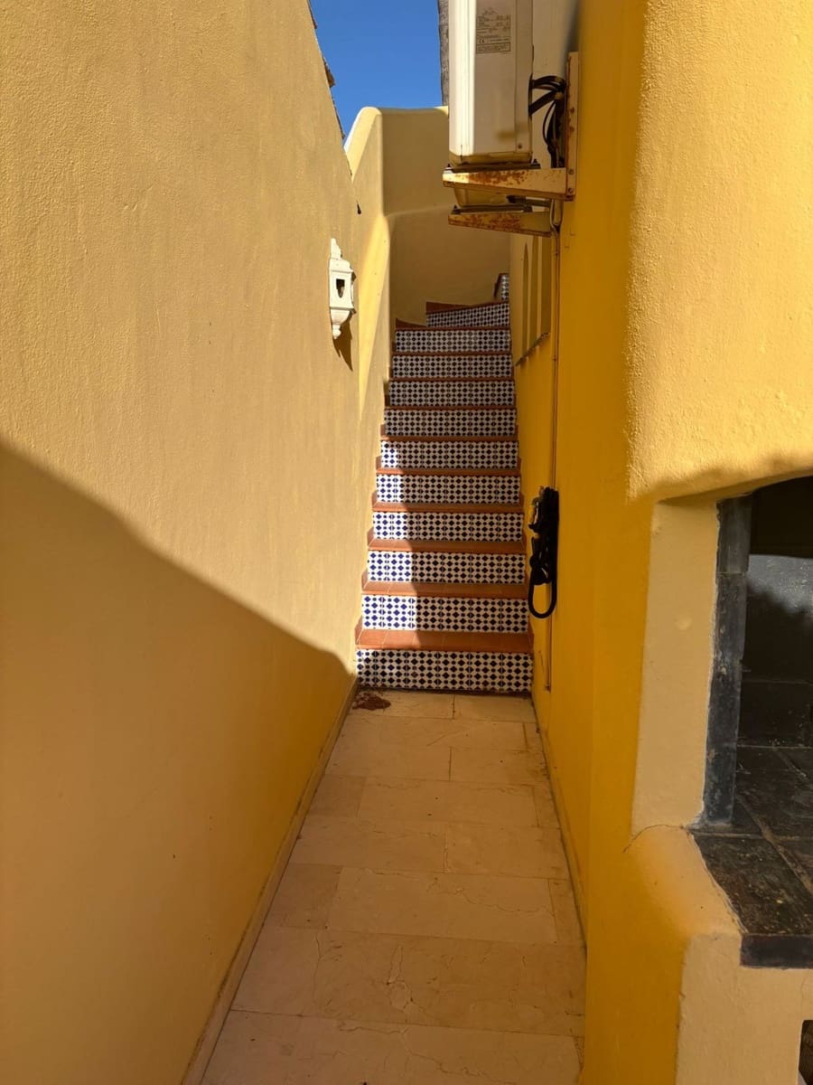 3 bedroom Townhouse for sale in Calahonda with pool - € 568,000 (Ref: 9974062)