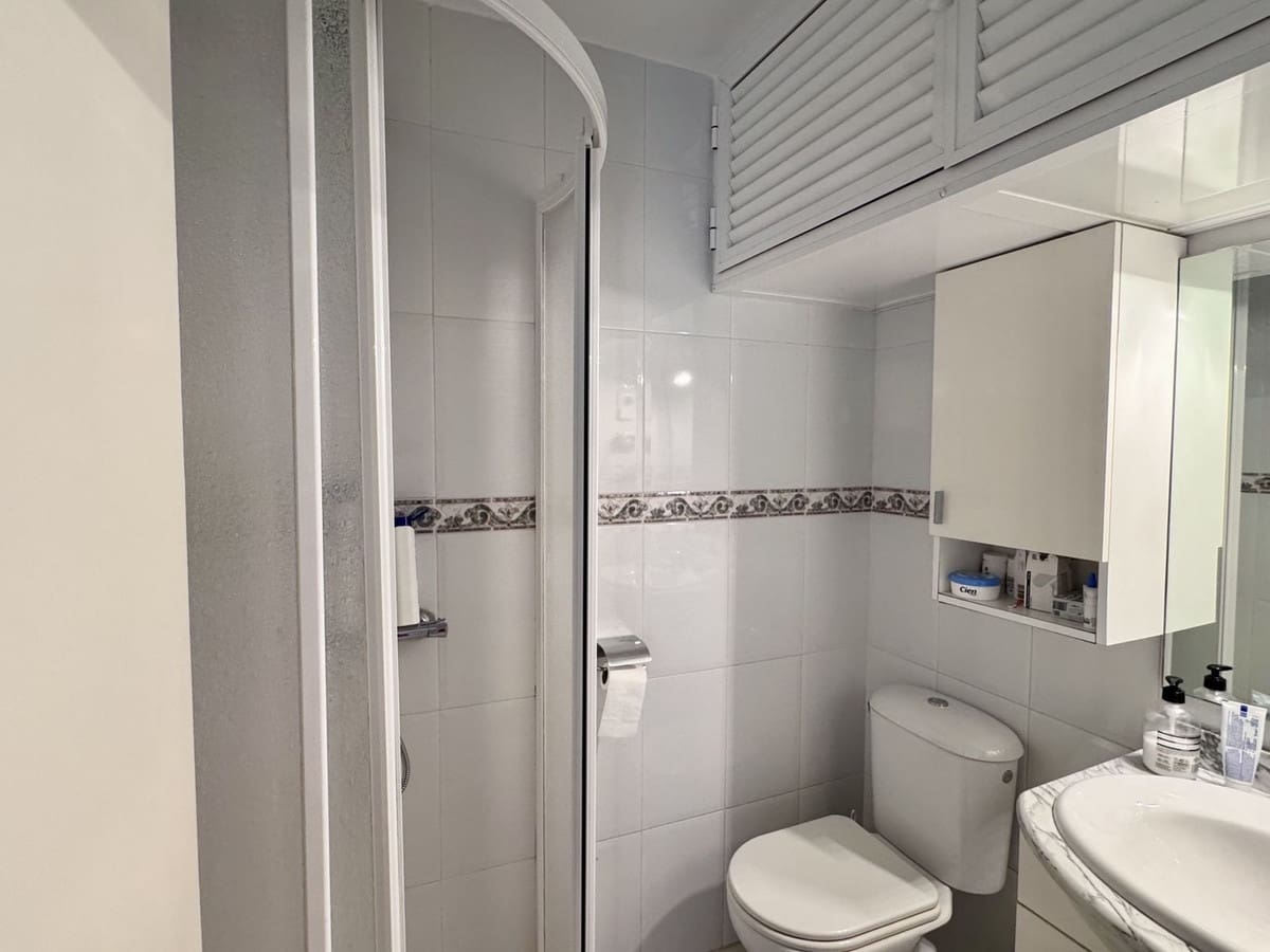 2 soveværelse Lejlighed til salg i Calahonda med swimmingpool - € 379.000 (Ref: 9974067)