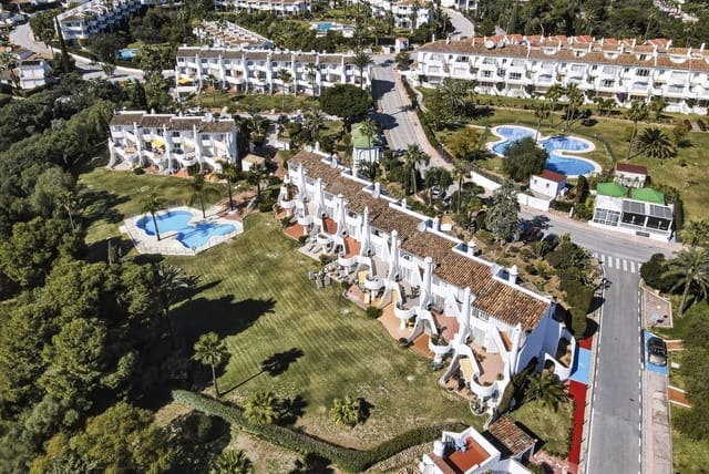 2 soveværelse Lejlighed til salg i Calahonda, Mijas med swimmingpool - € 379.000 (Ref: 9974067)