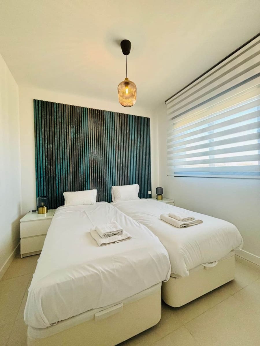 3 soveværelse Lejlighed til salg i La Cala de Mijas med swimmingpool garage - € 499.000 (Ref: 9974071)