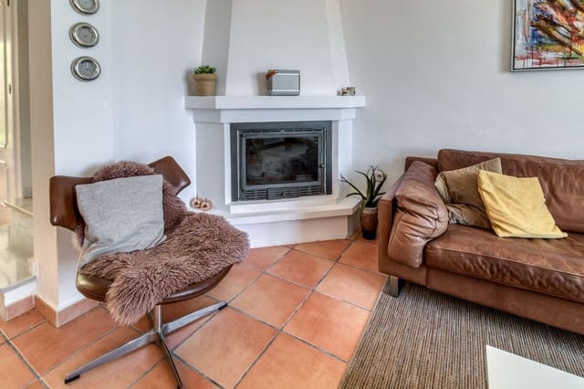 Pareado de 3 habitaciones en Mijas en venta con piscina - 495.000 € (Ref: 9974074)