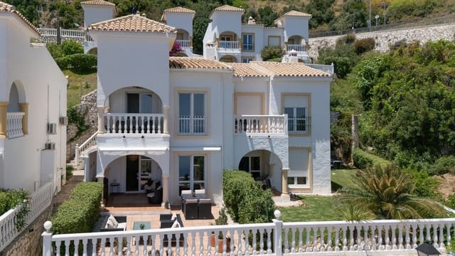 Pareado de 3 habitaciones en Mijas en venta con piscina - 495.000 € (Ref: 9974074)