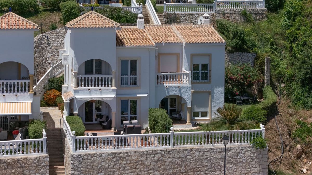 3 Zimmer Doppelhaus zu verkaufen in Mijas mit Pool - 495.000 € (Ref: 9974074)