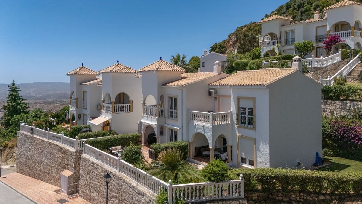 3 Zimmer Doppelhaus zu verkaufen in Mijas mit Pool - 495.000 € (Ref: 9974074)