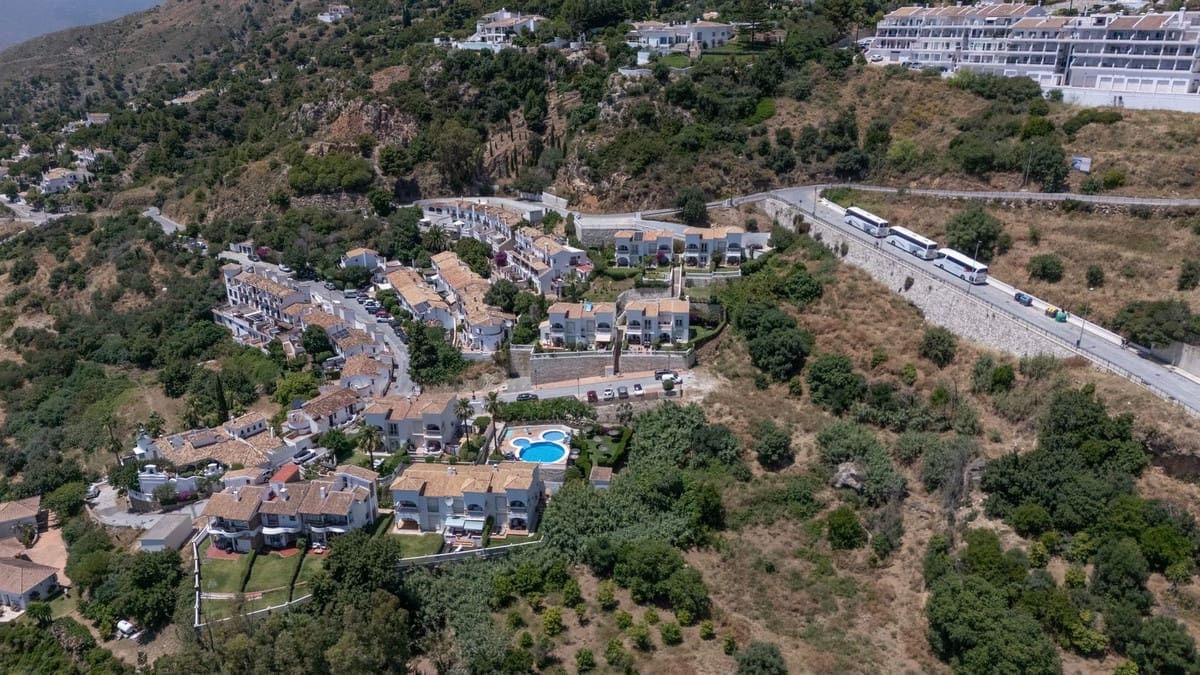3 Zimmer Doppelhaus zu verkaufen in Mijas mit Pool - 495.000 € (Ref: 9974074)