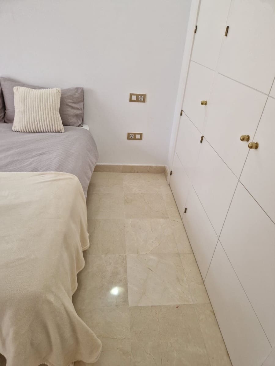 2 bedroom Apartment for sale in Benahavis with pool garage - € 549,500 (Ref: 9974076)