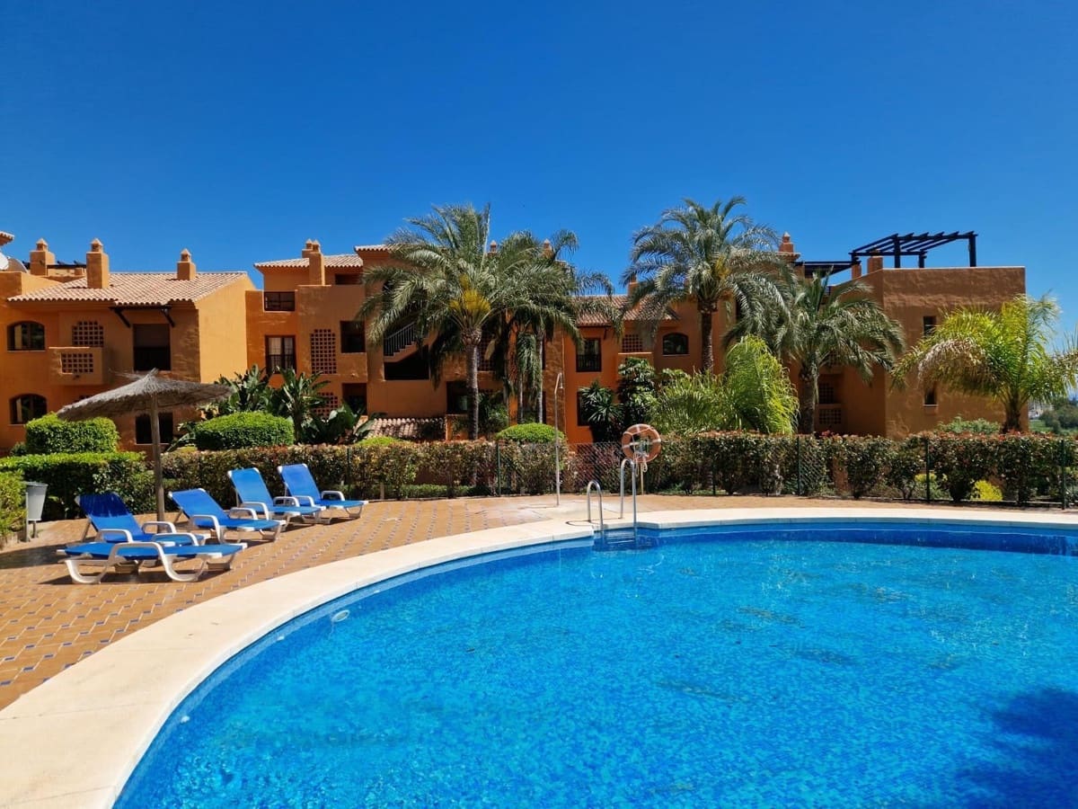 2 bedroom Apartment for sale in Benahavis with pool garage - € 549,500 (Ref: 9974076)