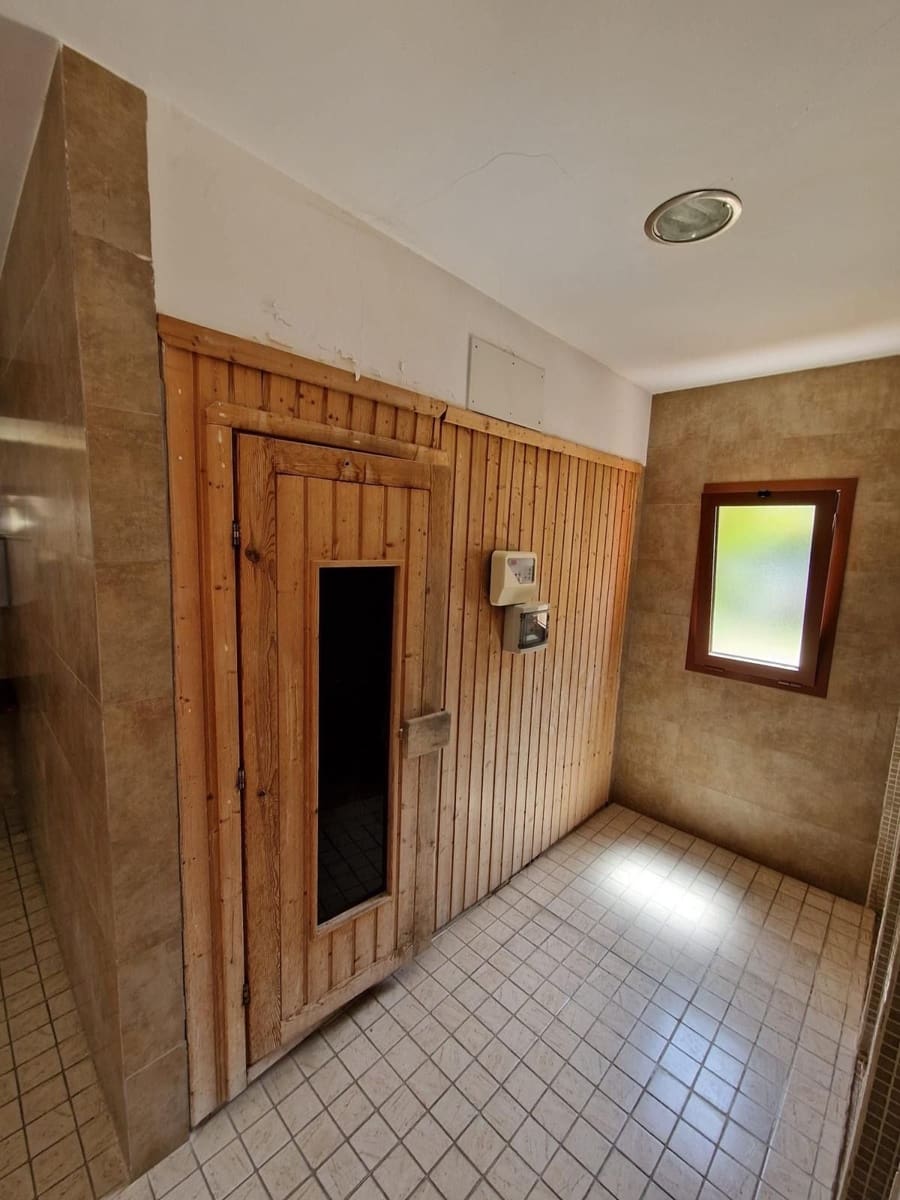 2 bedroom Apartment for sale in Benahavis with pool garage - € 549,500 (Ref: 9974076)