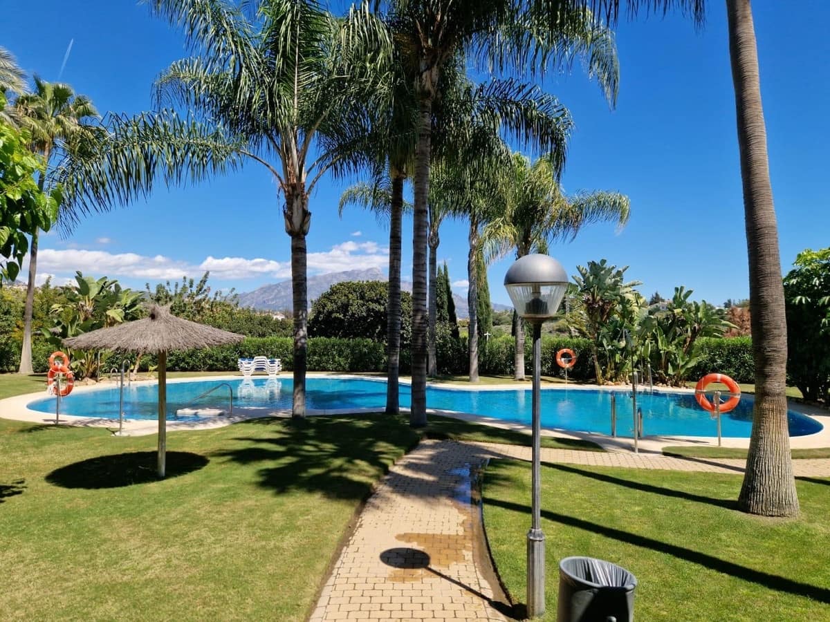 2 bedroom Apartment for sale in Benahavis with pool garage - € 549,500 (Ref: 9974076)